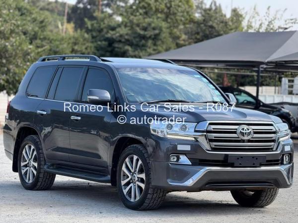 2019 - Toyota  Land Cruiser 200