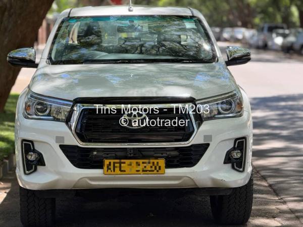 2019 - Toyota  Hilux