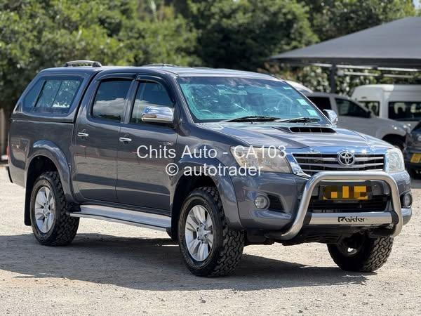 2013 - Toyota  Hilux