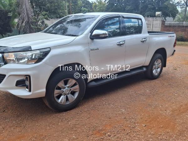 2019 - Toyota  Hilux