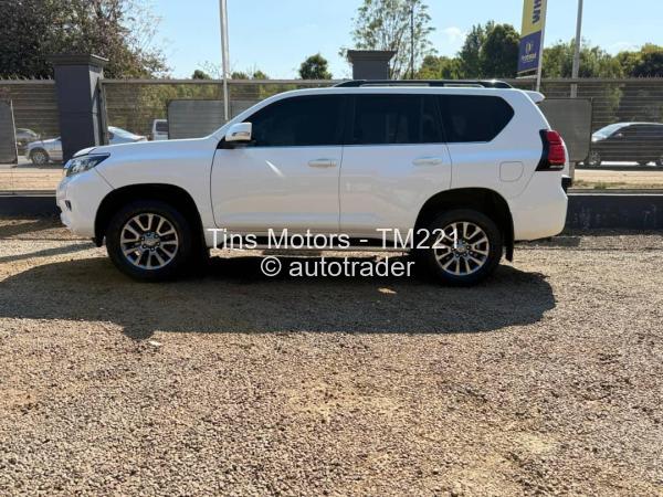 2019 - Toyota  Land Cruiser