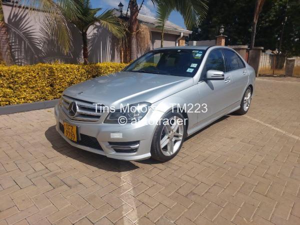 2017 - Mercedes Benz C200