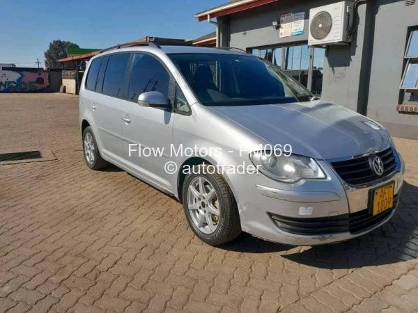 2006 - Volkswagen  Touran