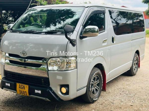 2016 - Toyota Hiace 2016 - Toyota Hiace