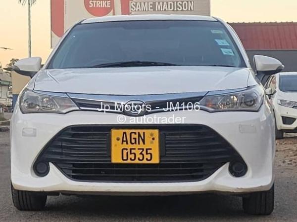2017 - Toyota  Axio