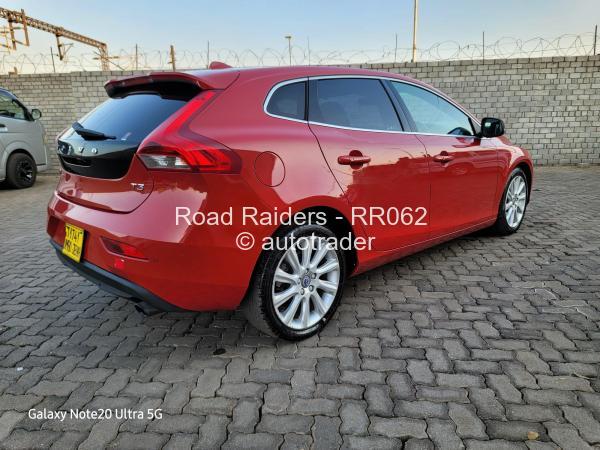 2015 - Volvo V40 2015 - Volvo V40