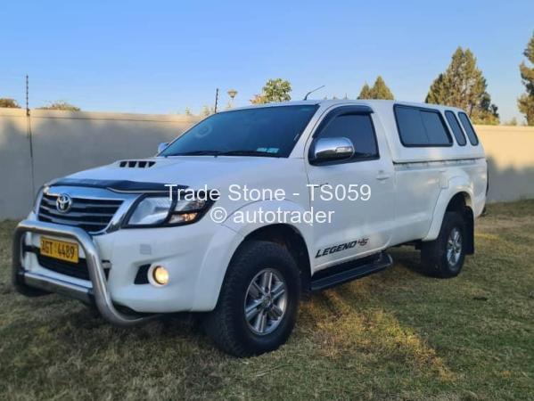 2015 - Toyota  Hilux