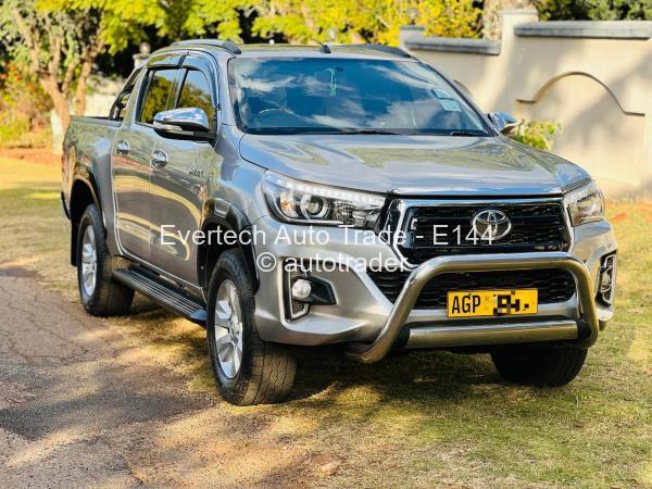 2017 - Toyota  Hilux