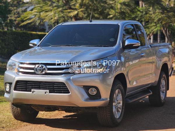 2017 - Toyota  Hilux
