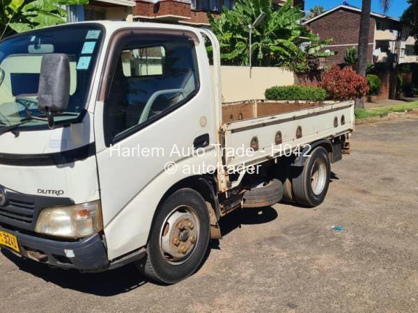 2010 - Hino Dutro