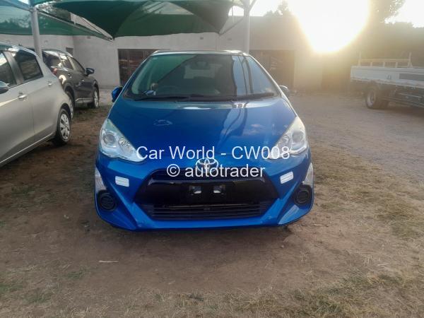 2016 - Toyota  Aqua