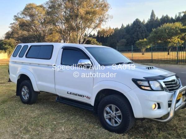 2015 - Toyota  Hilux
