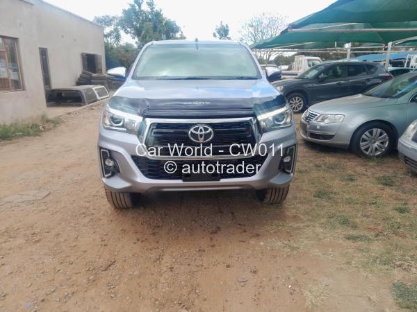 2018 - Toyota  Hilux