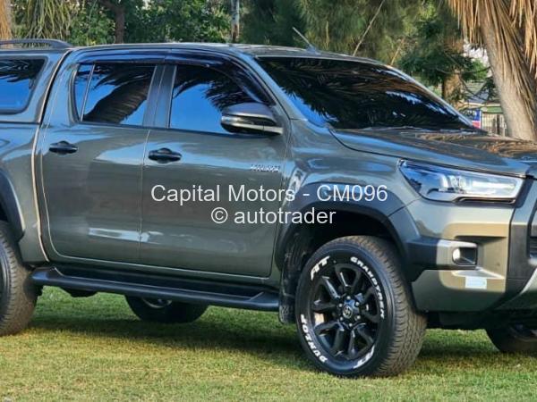 2021 - Toyota  Hilux