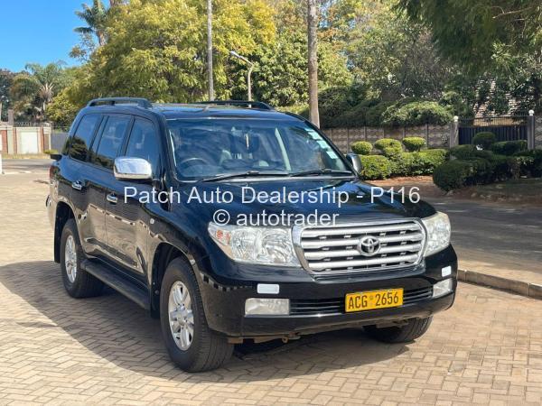 2011 - Toyota  Land Cruiser 200