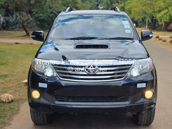 2014 - Toyota  Fortuner