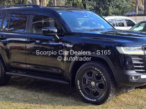 2023 - Toyota Land Cruiser 300 2023 - Toyota Land Cruiser 300