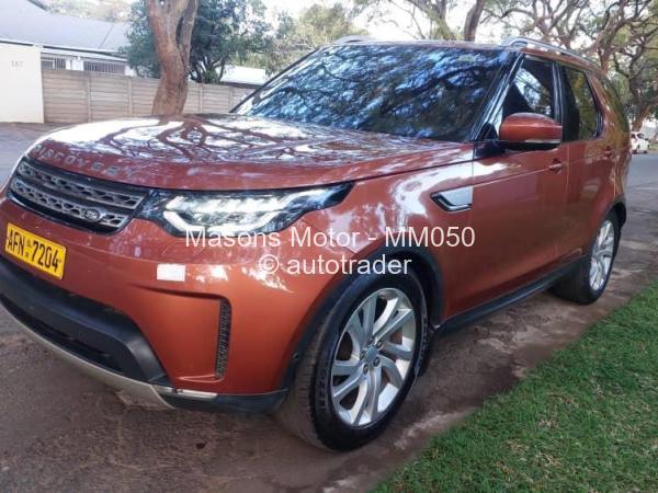 2020 - Land-Rover  Discovery 5