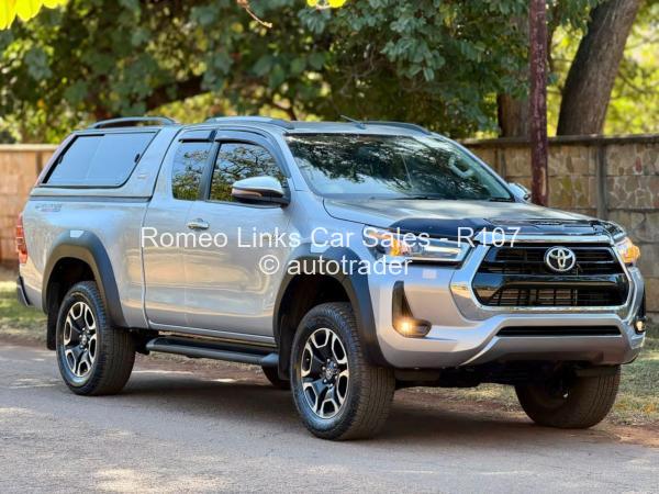 2021 - Toyota  HILUX REVO