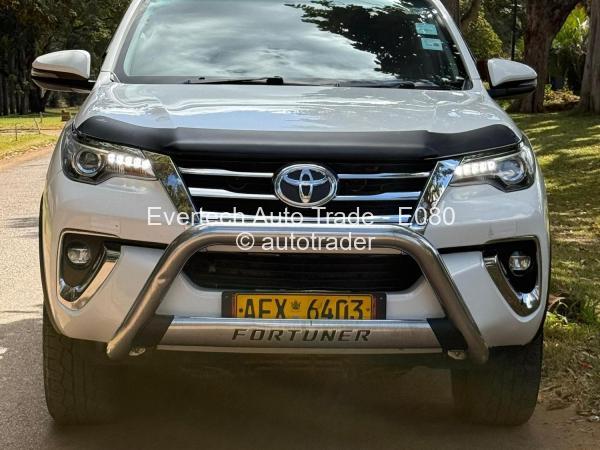 2018 - Toyota  Hilux