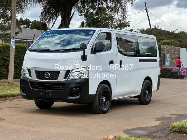 2017 - Nissan  NV350