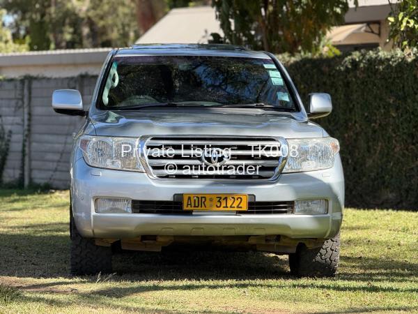 2011 - Toyota  Land Cruiser 200