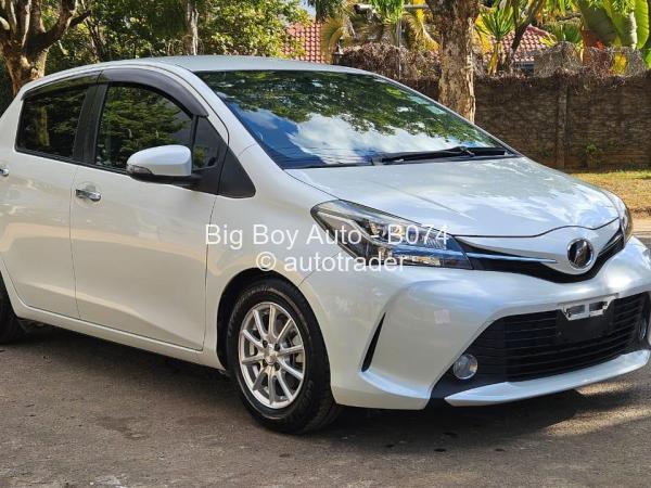 2016 - Toyota  Vitz