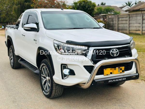 2017 - Toyota  Hilux