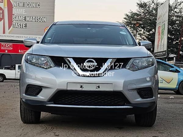 2015 - Nissan  Xtrail