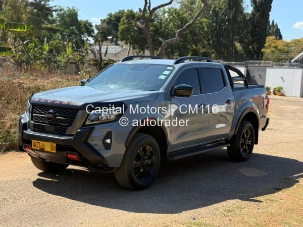 2021 - Nissan  Navara