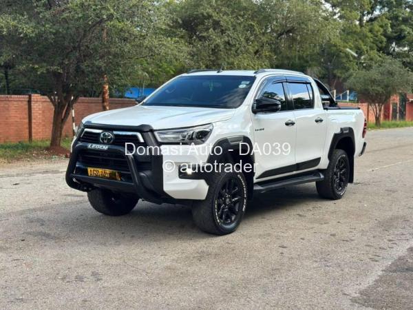 2022 - Toyota  Hilux
