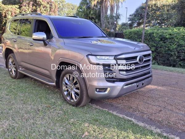 2023 - Toyota Land Cruiser 300 2023 - Toyota Land Cruiser 300