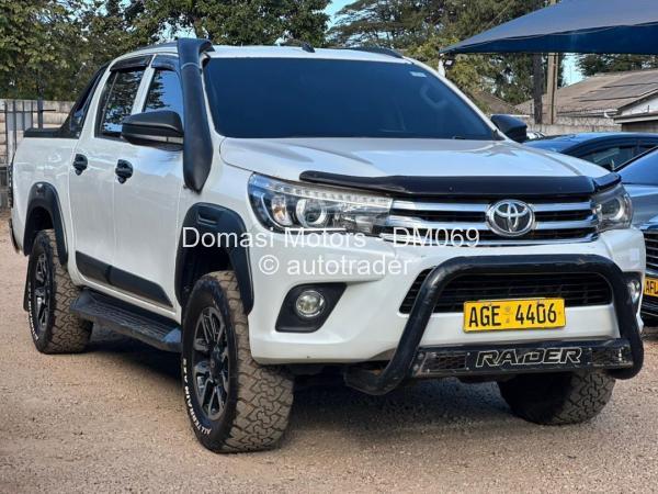 2017 - Toyota  Hilux