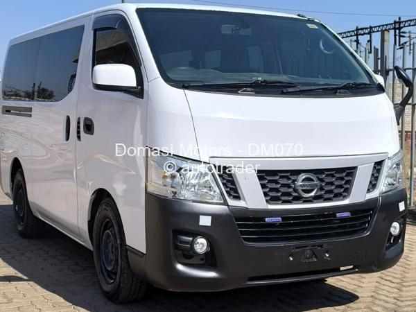 2015 - Nissan  NV350