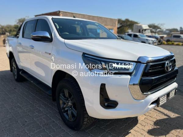 2021 - Toyota  Hilux