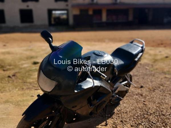  - Honda CBR 600F