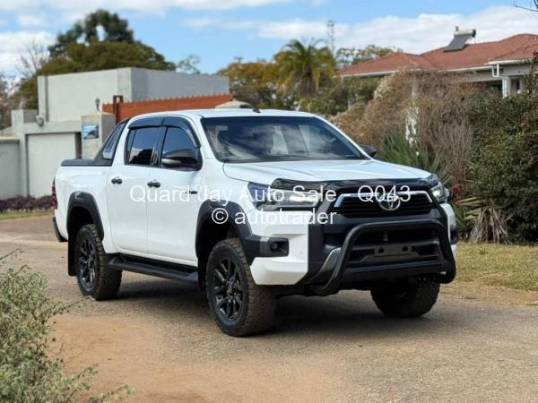 2021 - Toyota  Hilux