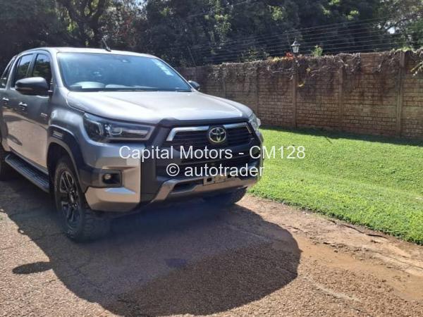 2022 - Toyota  Hilux