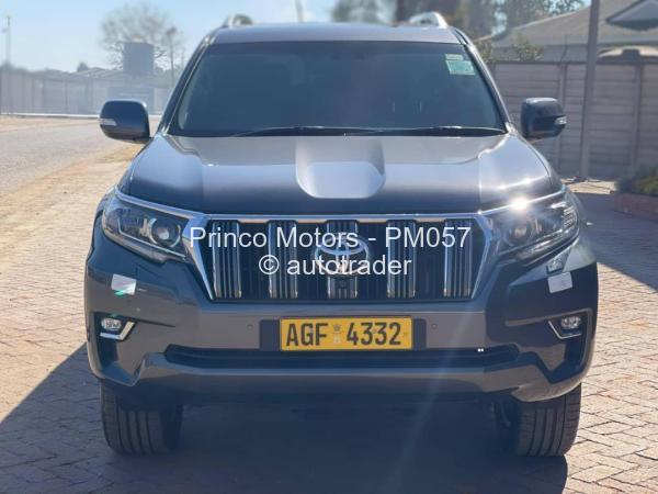 2022 - Toyota  PRADO VXL