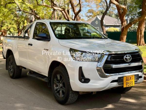 2021 - Toyota  Hilux