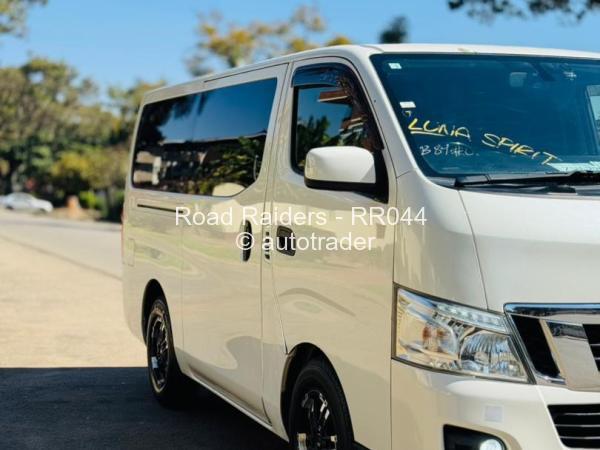 2015 - Nissan  NV350