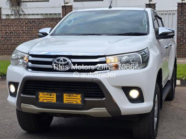 2017 - Toyota  Hilux