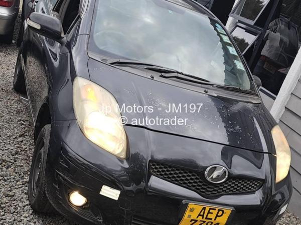 2006 - Toyota  Vitz