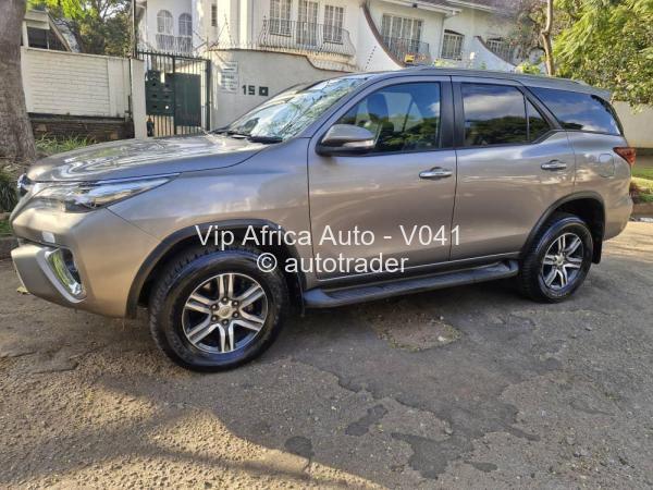 2016 - Toyota  Fortuner