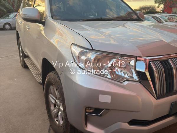 2020 - Toyota  Land Cruiser Prado