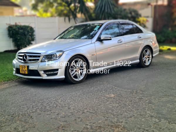 2012 - Mercedes Benz C200