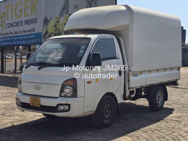 2015 - Hyundai  H100