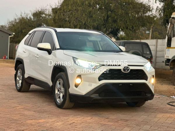 2020 - Toyota  RAV4