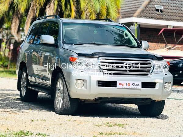 2016 - Toyota  Land Cruiser 200