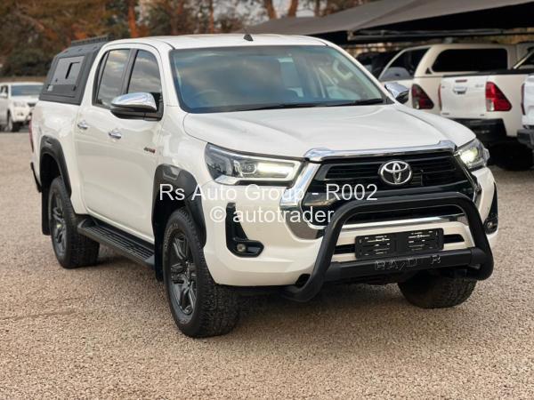 2022 - Toyota  Hilux